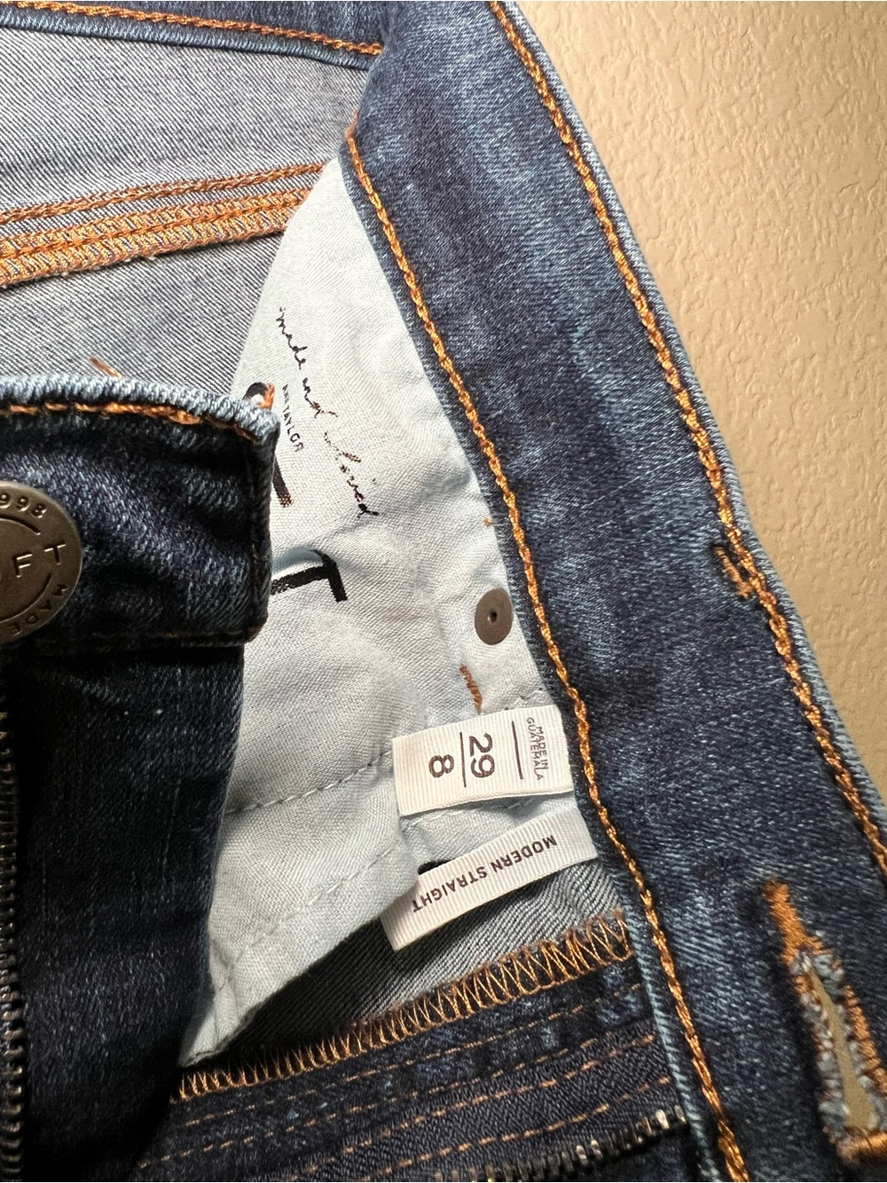 LOFT Modern Straight Cuffed Crop Jeans Women’s Size 8/29 Medium Wash Denim - Picture 4 of 7